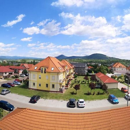 Orsika Hilltop Apartman Эгер Экстерьер фото