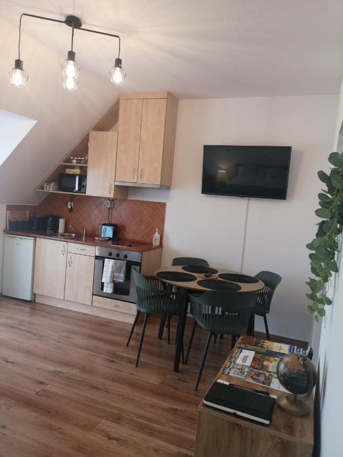 Orsika Hilltop Apartman Эгер Экстерьер фото